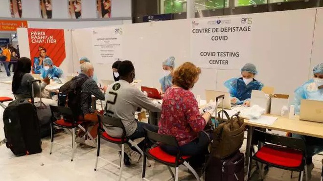 Số ca nhiễm gia tăng trở lại, Pháp xét nghiệm du khách đến từ 16 nước - Ảnh 1.