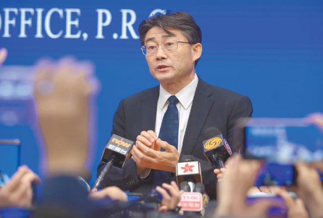 Giám đốc CDC Trung Quốc tiêm vaccine thử nghiệm phòng COVID-19 - Ảnh 1.