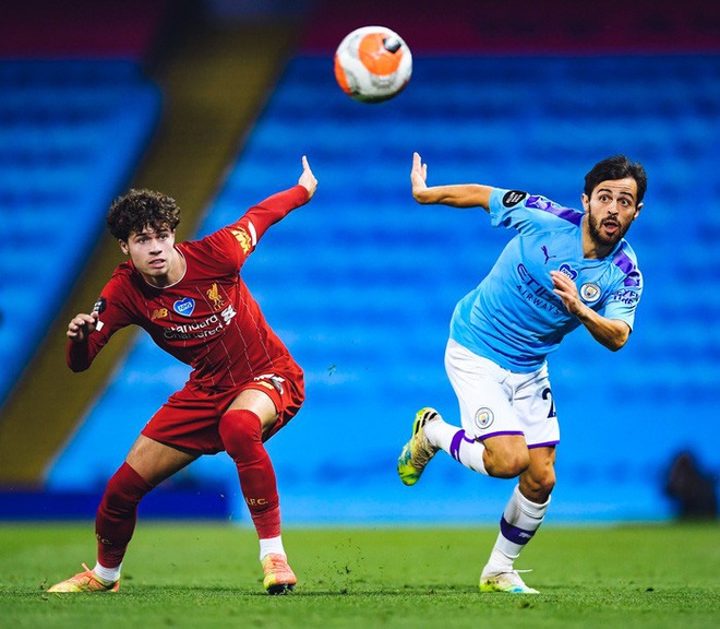 Vòng 32 Ngoại hạng Anh: Tân vô địch Liverpool thua tan nát 0-4 trước cựu vương Man City - Ảnh 1.