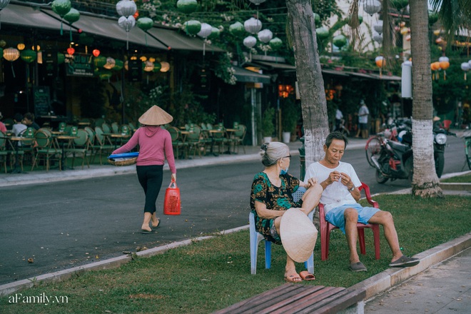 Chùm ảnh Hội An những ngày vắng khách du lịch vì dịch Covid-19, nhưng sự bình tĩnh và giữ ý thức chung khiến cuộc sống của người dân nơi đây vẫn nhẹ nhàng và luôn lạc quan - Ảnh 3.