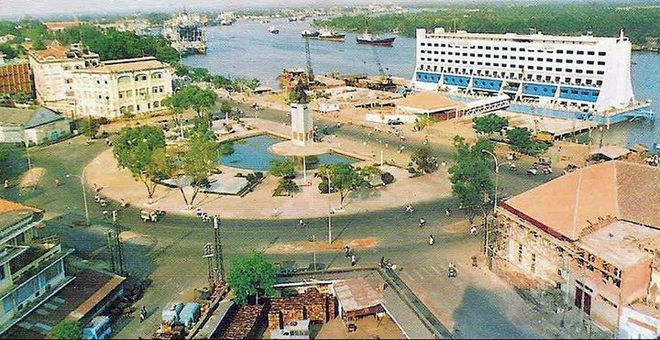 Loạt ảnh và bí mật hiếm hoi về “khách sạn nổi” đầu tiên ở Việt Nam – công trình du lịch có số phận hẩm hiu nhất thế giới - Ảnh 4.