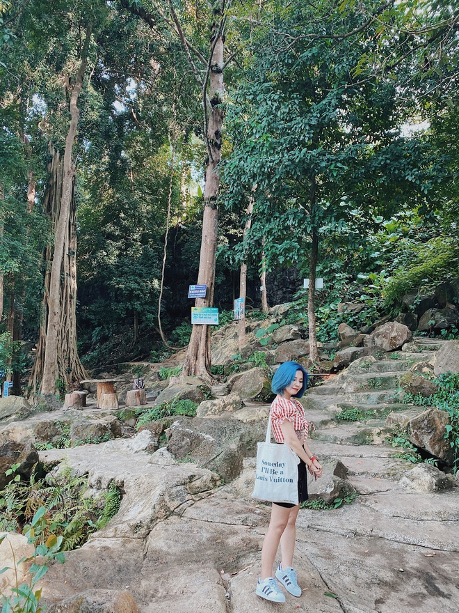 Du lịch được đúng 1 ngày thì phải về luôn, cô gái vẫn có bộ ảnh cực &quot;chất lượng&quot; ở Buôn Ma Thuột - Ảnh 2.