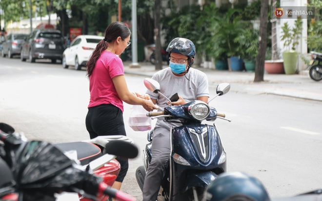 Phố hàng rong đầu tiên ở Sài Gòn hiện giờ ra sao sau gần 3 năm hoạt động? - Ảnh 12.