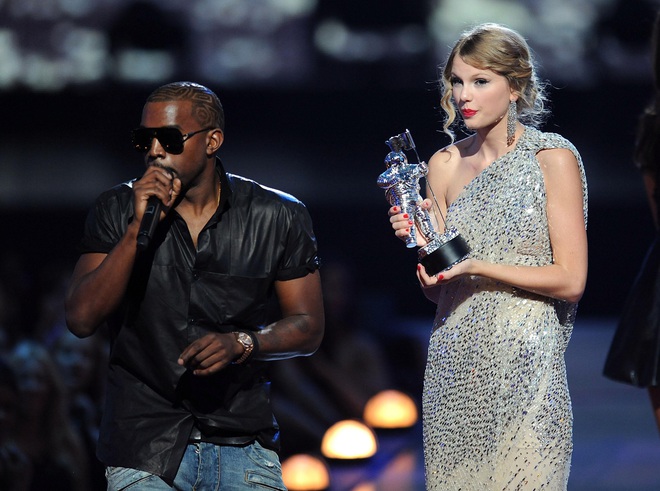 Rapper tranh cử Tổng thống Mỹ Kanye West: Con rể đế chế Kardashian, gây thù với Taylor Swift và cả showbiz - Ảnh 4.