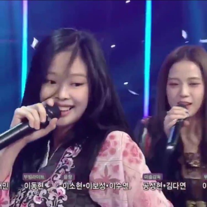 Lần đầu có idol nữ Kpop dám để mặt mộc lên sân khấu encore: Jennie (BLACKPINK) gây choáng với nhan sắc thật