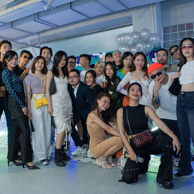 Lâu rồi 42 The Hood mới đông đủ, bức ảnh toát ra cả một bầu trời thành công và cool ngầu - Ảnh 1.