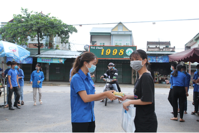 Th&iacute; sinh Điện Bi&ecirc;n quyết t&acirc;m thi tốt trong b&agrave;i thi lại m&ocirc;n Địa l&yacute; - Ảnh 3.