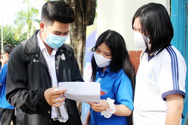 B&igrave;nh Phước: Th&iacute; sinh ho&agrave;n th&agrave;nh tốt b&agrave;i thi bổ sung - Ảnh 2.