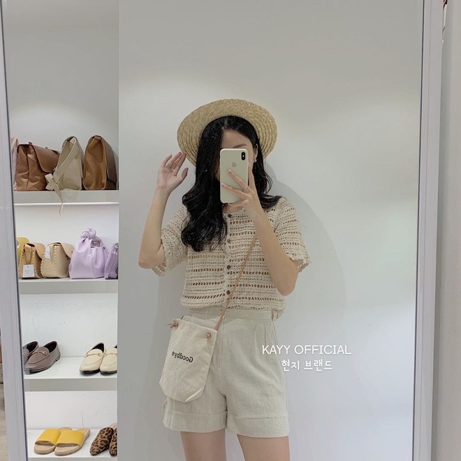 Kiểu áo bạn nên sắm trước tiên thu này chính là cardigan len móc, diện lên xinh chuẩn Hàn Quốc - Ảnh 3.