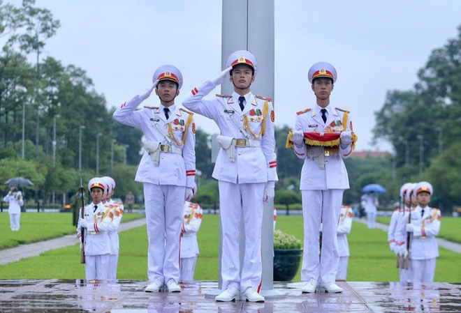 To&agrave;n cảnh Lễ treo cờ rủ Quốc tang nguy&ecirc;n Tổng B&iacute; thư L&ecirc; Khả Phi&ecirc;u - Ảnh 22.