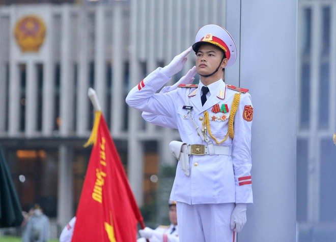 To&agrave;n cảnh Lễ treo cờ rủ Quốc tang nguy&ecirc;n Tổng B&iacute; thư L&ecirc; Khả Phi&ecirc;u - Ảnh 24.