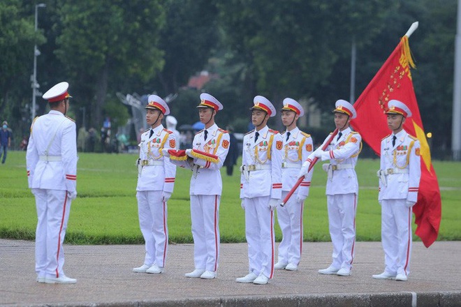 To&agrave;n cảnh Lễ treo cờ rủ Quốc tang nguy&ecirc;n Tổng B&iacute; thư L&ecirc; Khả Phi&ecirc;u - Ảnh 25.