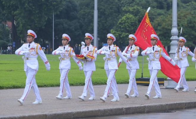 To&agrave;n cảnh Lễ treo cờ rủ Quốc tang nguy&ecirc;n Tổng B&iacute; thư L&ecirc; Khả Phi&ecirc;u - Ảnh 26.