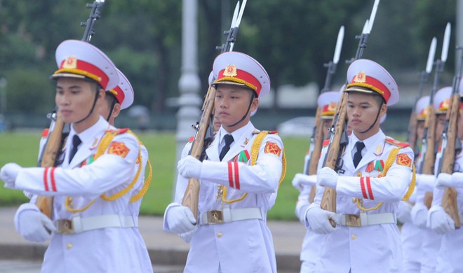 To&agrave;n cảnh Lễ treo cờ rủ Quốc tang nguy&ecirc;n Tổng B&iacute; thư L&ecirc; Khả Phi&ecirc;u - Ảnh 30.