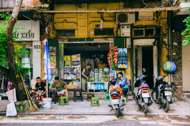 Nhón bước sang thu được vài ngày nhưng sao Hà Nội lại thay đổi nhanh đến thế, có sấu chín, cốm thơm, không khí tươi mát giúp ta biết sống chậm - Ảnh 4.