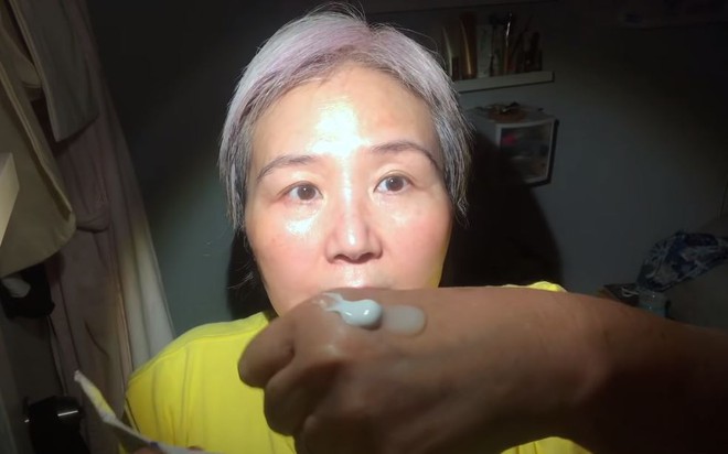 60 tuổi da vẫn căng mịn kh&ocirc;ng nếp nhăn: Cụ b&agrave; bật m&iacute; tu&yacute;p kem tin tưởng suốt 6 năm qua, chia sẻ c&ocirc;ng thức 1:1 đ&aacute;ng học hỏi - Ảnh 9.