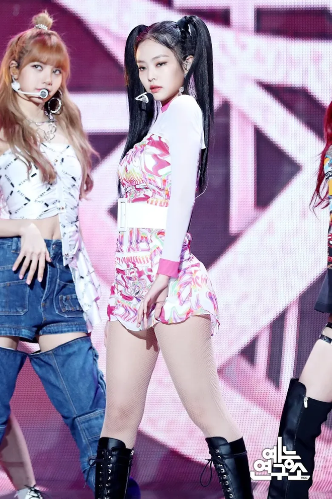 Jennie (BLACKPINK) là idol hiếm hoi hoá từ sexy sang ngây thơ trong nháy mắt, chuyên gia phân tích 4 lý do khiến fan gật gù - Ảnh 4.