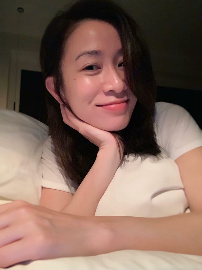 Ở tuổi 45, Nh&agrave;n phi của Di&ecirc;n Hi C&ocirc;ng Lược vẫn c&oacute; l&agrave;n da căng mịn nhờ tr&aacute;nh được th&oacute;i quen m&agrave; đa số chị em vẫn l&agrave;m - Ảnh 2.
