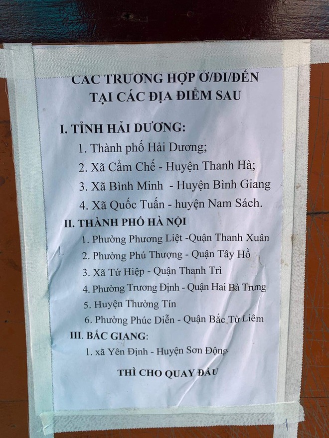 Quảng Ninh lập chốt kiểm tra, cho quay đầu những xe đến từ v&ugrave;ng dịch - Ảnh 2.