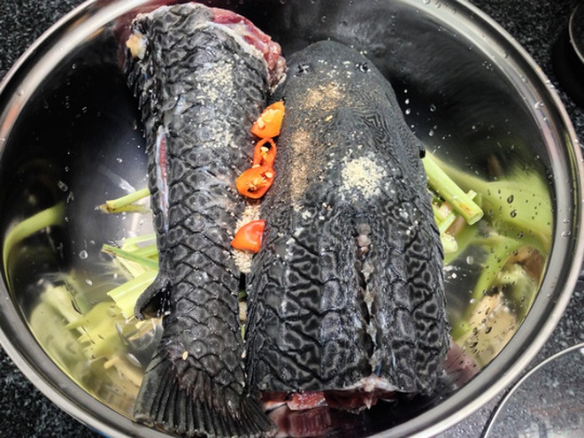 Cá lau kính - loại thực phẩm sở hữu vẻ ngoài xấu xí nhưng thơm ngon tới mức được người miền Tây so sánh như thịt gà - Ảnh 5.