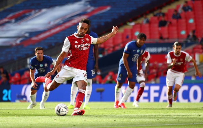 Chiến binh báo đen Aubameyang tỏa sáng rực rỡ giúp Arsenal vô địch giải đấu lâu đời nhất thế giới - Ảnh 3.