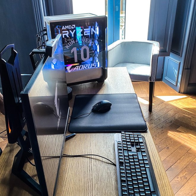 Soi d&agrave;n gaming PC chất lừ của ng&ocirc;i sao Kun Aguero - Ảnh 4.
