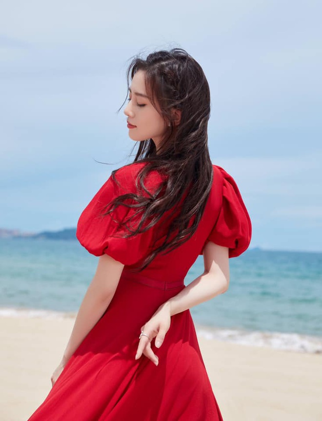 M&agrave;n b&ugrave;ng nổ nhan sắc hot nhất Weibo: Lưu Thi Thi diễm lệ như ti&ecirc;n tử, k&eacute;o đến gif của team qua đường m&agrave; lặng người - Ảnh 10.