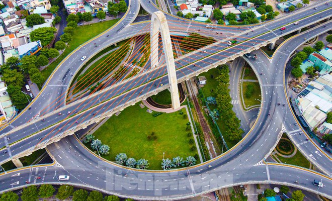 Bay tr&ecirc;n Đ&agrave; Nẵng m&ugrave;a dịch, nh&igrave;n những thời khắc th&agrave;nh phố như bất động - Ảnh 17.