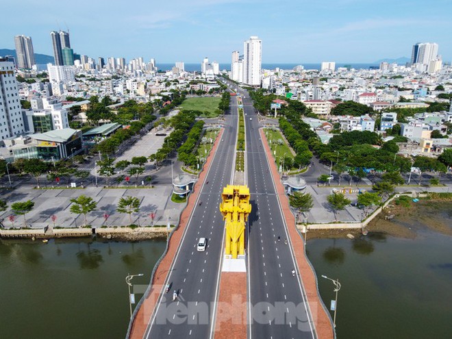 Bay tr&ecirc;n Đ&agrave; Nẵng m&ugrave;a dịch, nh&igrave;n những thời khắc th&agrave;nh phố như bất động - Ảnh 4.