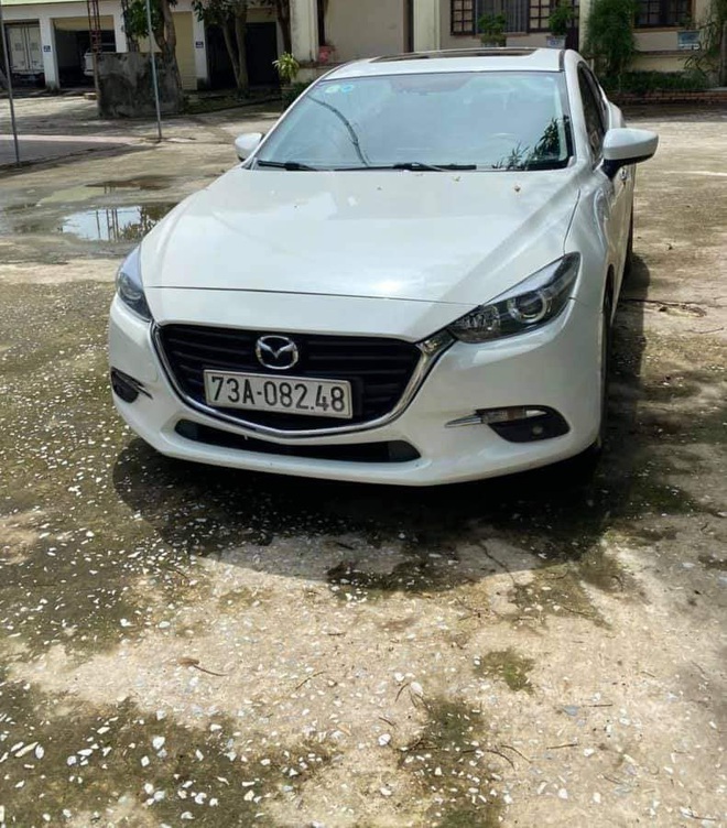 Rượt đuổi trong rừng đ&ecirc;m, t&oacute;m gọn nh&oacute;m đối tượng d&ugrave;ng xe vận chuyển ma t&uacute;y - Ảnh 2.