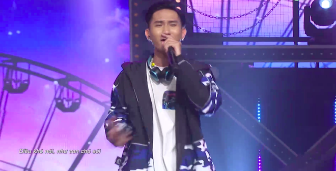Th&iacute; sinh ba phải nhất Rap Việt l&agrave;m mới ca kh&uacute;c của cố nhạc sĩ Trịnh C&ocirc;ng Sơn nhận 4 chọn khiến HLV Wowy v&agrave; Karik rạn nứt - Ảnh 2.