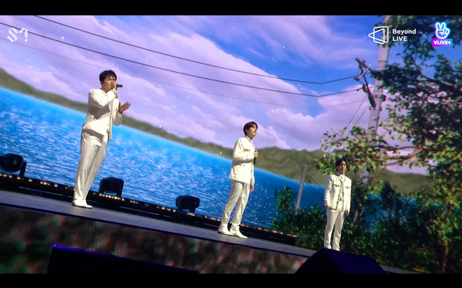 Super Junior-K.R.Y. nói tiếng Việt cực trôi chảy, hát live loạt ca khúc ballad cực đỉnh trong buổi concert đầu tiên sau 5 năm - Ảnh 12.