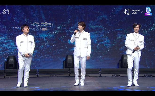 Super Junior-K.R.Y. nói tiếng Việt cực trôi chảy, hát live loạt ca khúc ballad cực đỉnh trong buổi concert đầu tiên sau 5 năm - Ảnh 16.