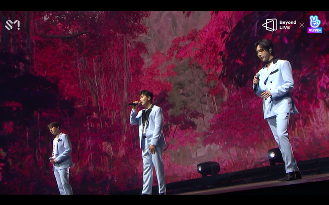 Super Junior-K.R.Y. nói tiếng Việt cực trôi chảy, hát live loạt ca khúc ballad cực đỉnh trong buổi concert đầu tiên sau 5 năm - Ảnh 64.