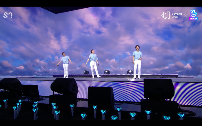 Super Junior-K.R.Y. nói tiếng Việt cực trôi chảy, hát live loạt ca khúc ballad cực đỉnh trong buổi concert đầu tiên sau 5 năm - Ảnh 211.