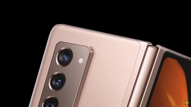 Cho&aacute;ng với quảng c&aacute;o bị r&ograve; rỉ của Samsung Galaxy Z Fold2 5G, liệu c&oacute; xứng với c&aacute;i gi&aacute; 76 triệu đồng? - Ảnh 6.
