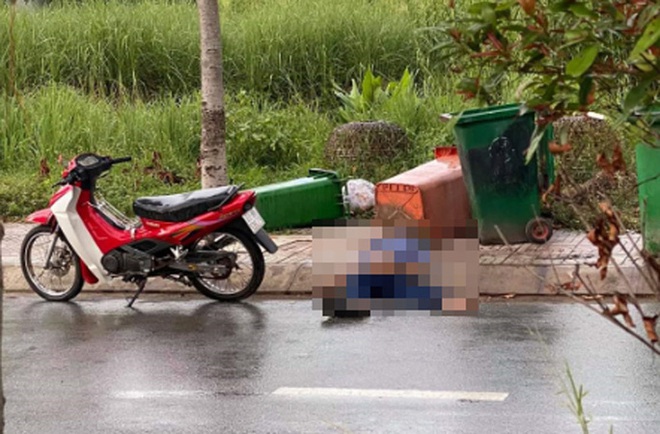 T&aacute; hỏa ph&aacute;t hiện thi thể b&ecirc;n vệ đường - Ảnh 1.