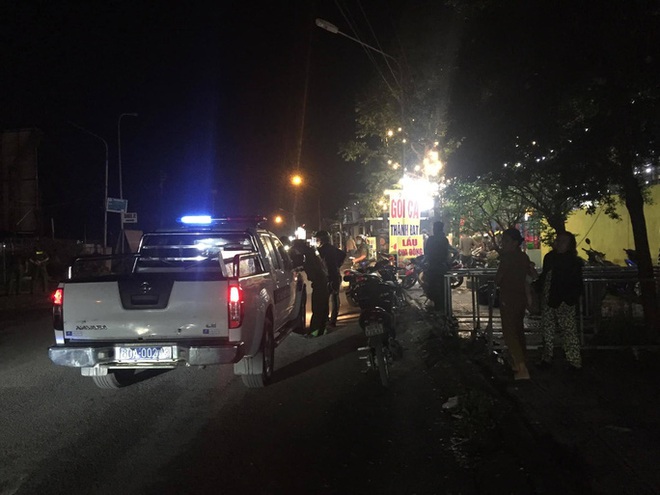 Đồng Nai: Hẹn n&oacute;i chuyện, băng 20 người ch&eacute;m gục 2 thanh ni&ecirc;n - Ảnh 2.