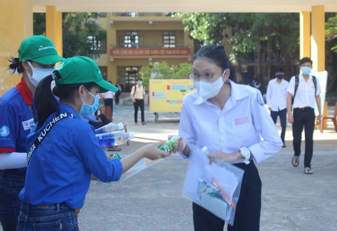 Thi tốt nghiệp THPT đợt 2: Bảo đảm quyền lợi th&iacute; sinh thi gh&eacute;p - Ảnh 2.