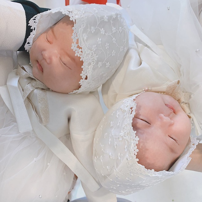 Từng bị mỉa mai, "bà mẹ trẻ nhất Kbiz" Yulhee khiến dư luận đổi chiều sau tâm sự đẫm nước mắt về quá trình sinh song thai đau đớn - Ảnh 4. Từng bị mỉa mai, "bà mẹ trẻ nhất Kbiz" Yulhee khiến dư luận đổi chiều sau tâm sự đẫm nước mắt về quá trình sinh song thai đau đớn - Ảnh 4.