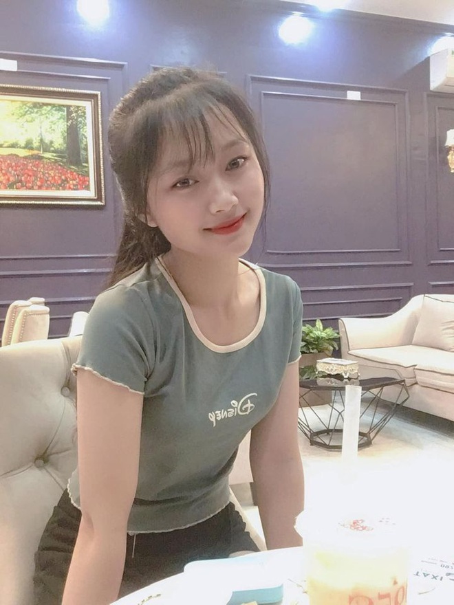 Cô bạn xinh như hot girl đạt 3 điểm 10 thi tốt nghiệp: Bố mất sớm, gia đình cận nghèo, thức học đến 6h sáng - Ảnh 3.
