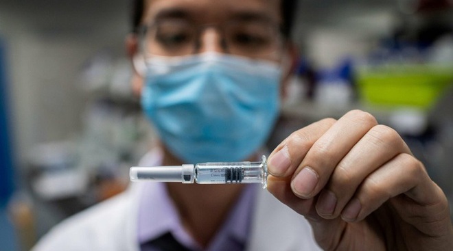 Trung Quốc cấp ph&eacute;p thử nghiệm vaccine ngừa Covid-19 tr&ecirc;n người - Ảnh 1.