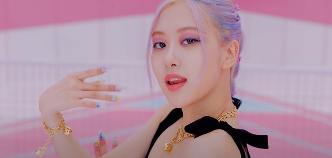 Loạt trends trang điểm hay ho được BLACKPINK lăng xê trong MV mới mà dễ là bạn đã bỏ qua, giờ hóng ngay còn kịp - Ảnh 2.