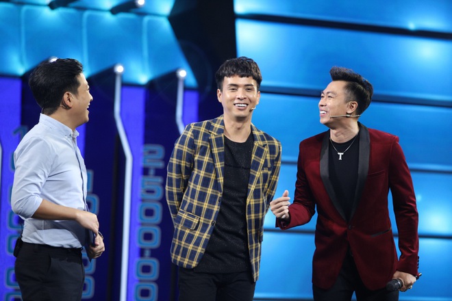 Hồ Việt Trung ng&atilde; quỵ khi Hồ Quang Hiếu đ&aacute;nh mất hết 77 triệu đồng tiền thưởng gameshow - Ảnh 1.