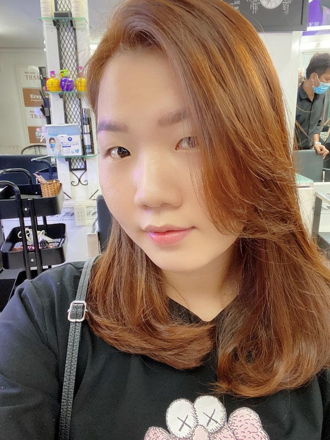 C&ocirc; trợ l&yacute; sướng nhất showbiz: Thu&yacute; Kiều được tổng t&agrave;i Ngọc Trinh chở bằng si&ecirc;u xe, du lịch, giờ c&ograve;n cho đi t&uacute;t lại nhan sắc - Ảnh 4.