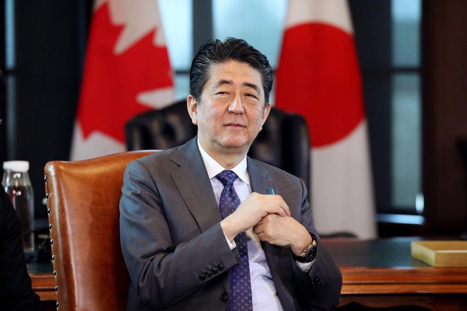 Thủ tướng Nhật Bản tổ chức họp báo giữa tin đồn gặp vấn đề về sức khỏe - Ảnh 1.