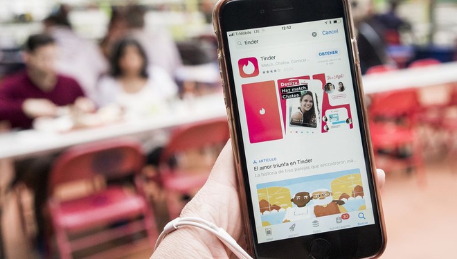 Dùng iPhone, AirPods sẽ giúp bạn tăng tỉ lệ quẹt phải trên Tinder và các ứng dụng hẹn hò khác! - Ảnh 1.
