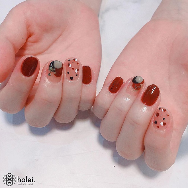 12 mẫu nail xinh yêu chuẩn trend mùa thu, chị em mau “bung lụa” để có bàn tay sang chảnh - Ảnh 12.