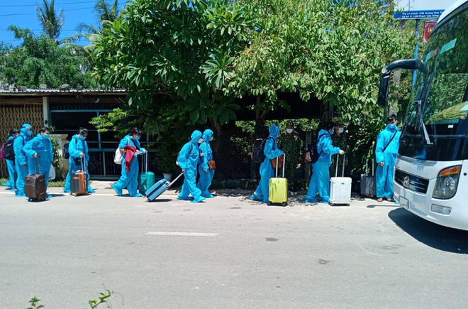 Lay động l&aacute; thư cảm ơn của 97 c&ocirc;ng d&acirc;n về từ v&ugrave;ng dịch - Ảnh 2.