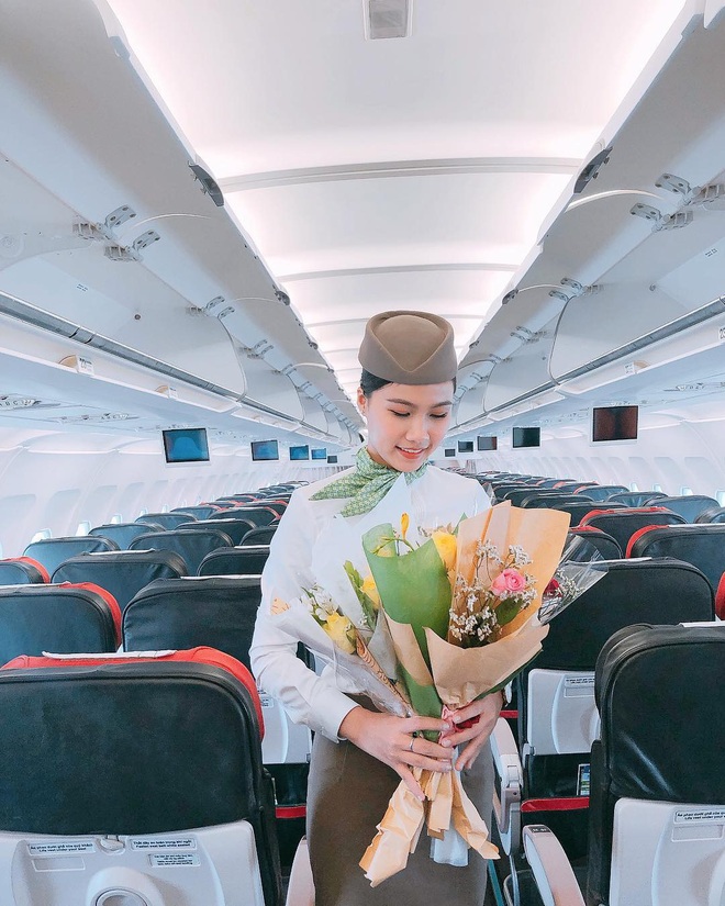 Nữ tiếp viên hàng không xinh đẹp tiết lộ công việc trong mơ “nhưng cái gì cũng có giá của nó - Ảnh 1.